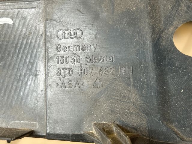 bontott AUDI A5 Jobb Ködlámpa Rács