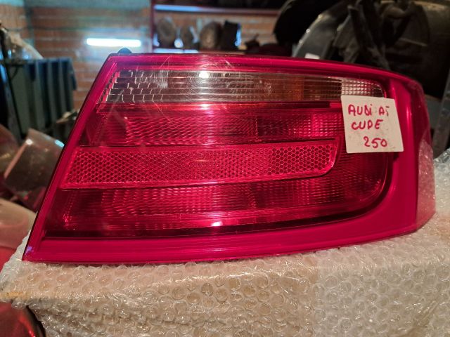 bontott AUDI A5 Jobb Külső Hátsó Lámpa