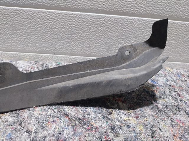 bontott AUDI A5 Jobb Küszöb Légterelő