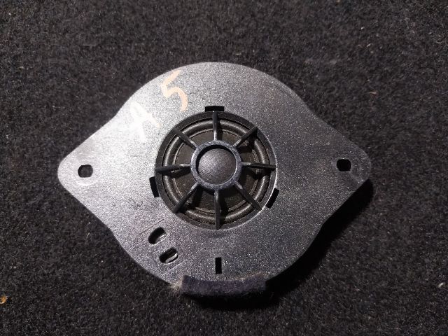 bontott AUDI A5 Jobb Műszerfal Hangszóró