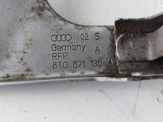 bontott AUDI A5 Jobb Sárvédő Oldaltartó