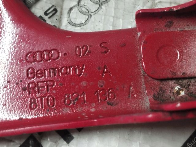 bontott AUDI A5 Jobb Sárvédő Oldaltartó