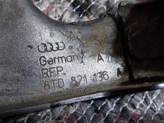 bontott AUDI A5 Jobb Sárvédő Oldaltartó