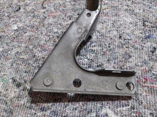 bontott AUDI A5 Jobb Sárvédő Oldaltartó