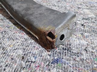 bontott AUDI A5 Jobb Sárvédő Oldaltartó