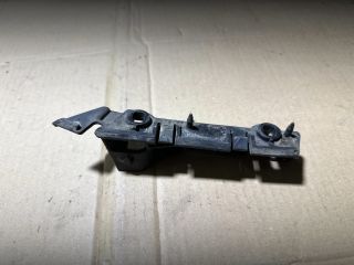 bontott AUDI A5 Jobb Sárvédő Oldaltartó