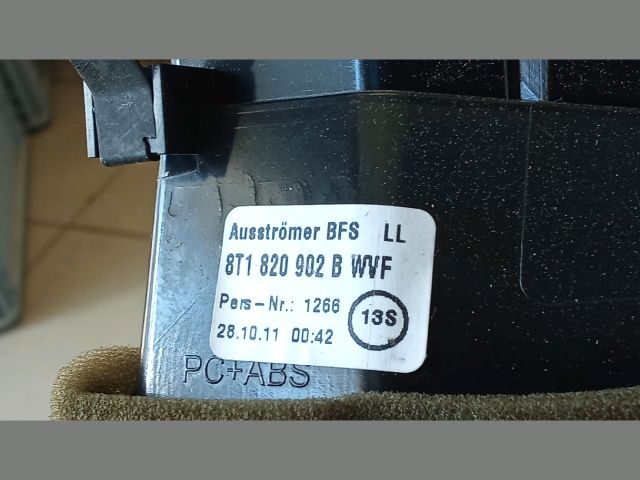 bontott AUDI A5 Jobb Szellőző