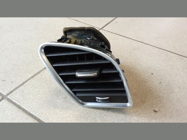 bontott AUDI A5 Jobb Szellőző