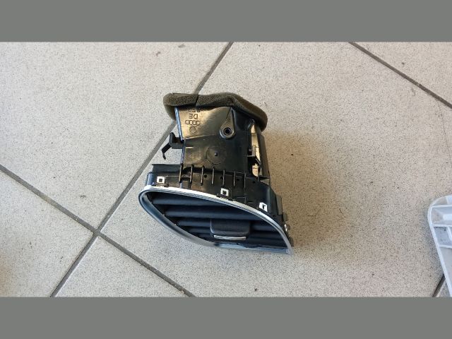 bontott AUDI A5 Jobb Szellőző