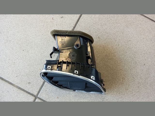 bontott AUDI A5 Jobb Szellőző