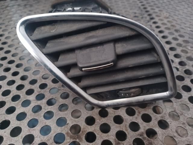 bontott AUDI A5 Jobb Szellőző