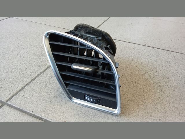 bontott AUDI A5 Jobb Szellőző