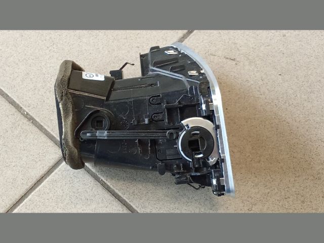 bontott AUDI A5 Jobb Szellőző