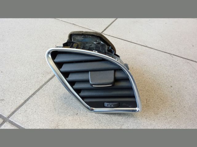 bontott AUDI A5 Jobb Szellőző