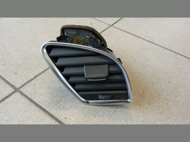 bontott AUDI A5 Jobb Szellőző