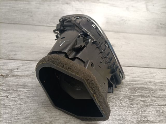 bontott AUDI A5 Jobb Szellőző