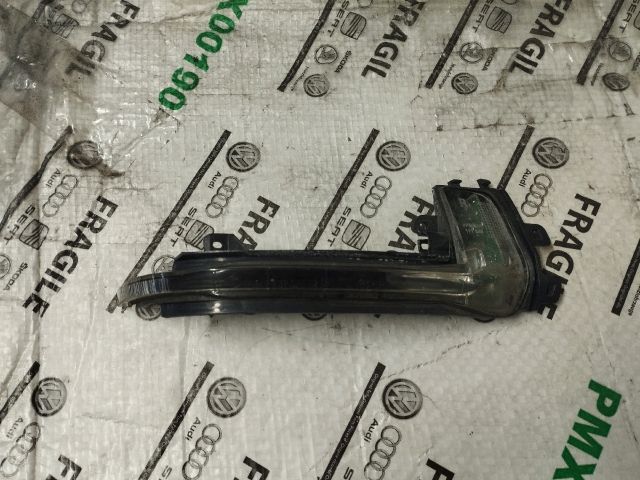 bontott AUDI A5 Jobb Visszapillantó Tükör Irányjelző