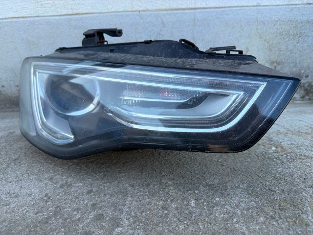 bontott AUDI A5 Jobb Xenon Fényszóró