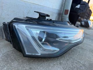 bontott AUDI A5 Jobb Xenon Fényszóró