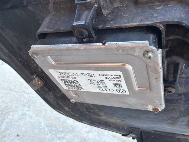 bontott AUDI A5 Jobb Xenon Fényszóró