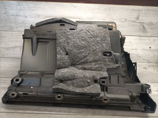 bontott AUDI A5 Kesztyűtartó