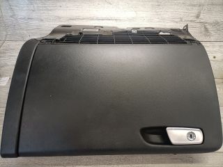 bontott AUDI A5 Kesztyűtartó