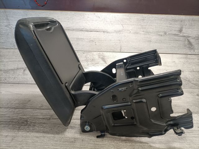 bontott AUDI A5 Könyöklő