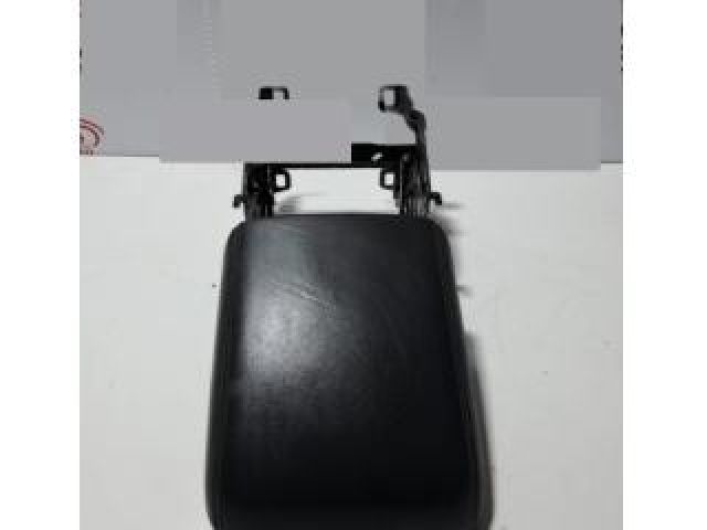 bontott AUDI A5 Könyöklő