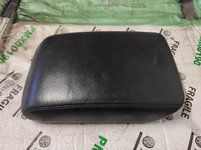 bontott AUDI A5 Könyöklő