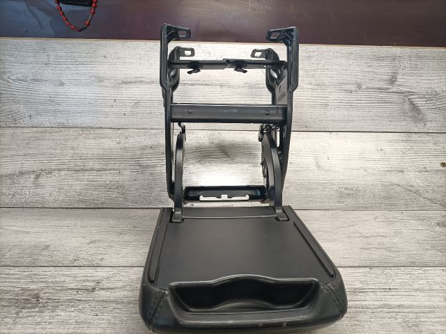 bontott AUDI A5 Könyöklő