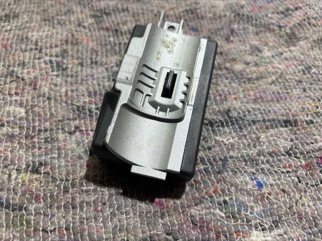 bontott AUDI A5 Kormányzár (Elektromos)