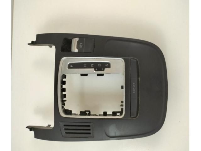 bontott AUDI A5 Középkonzol Keret