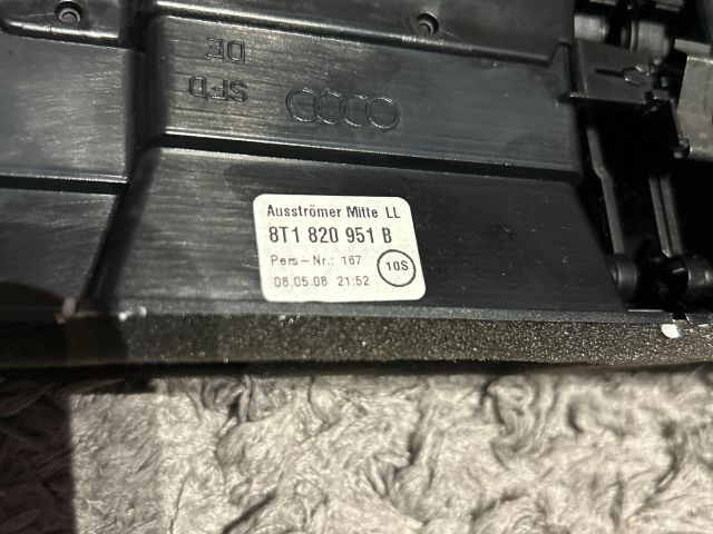 bontott AUDI A5 Középső Szellőző