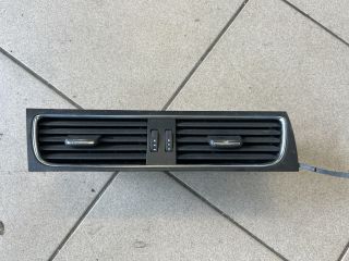 bontott AUDI A5 Középső Szellőző