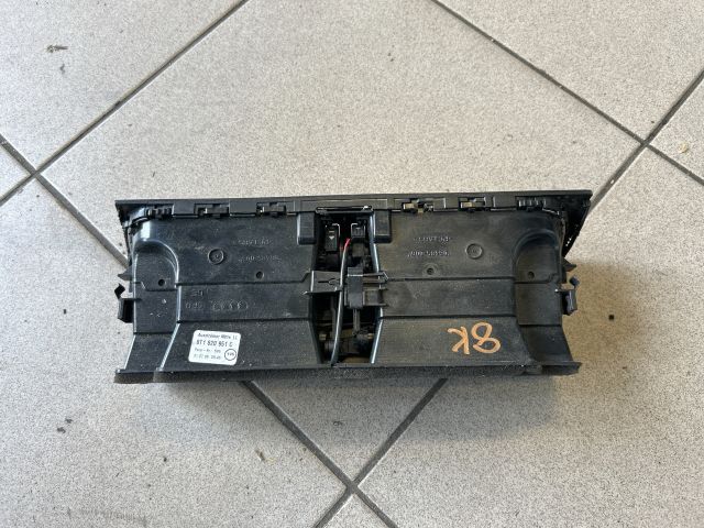 bontott AUDI A5 Középső Szellőző