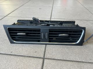 bontott AUDI A5 Középső Szellőző