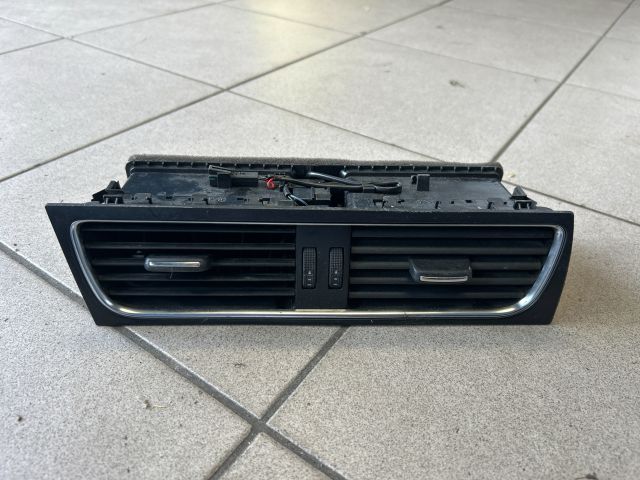 bontott AUDI A5 Középső Szellőző