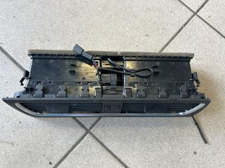 bontott AUDI A5 Középső Szellőző