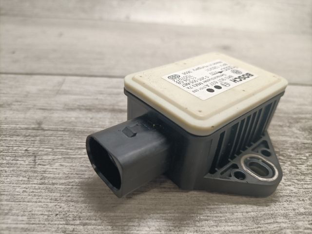 bontott AUDI A5 Központi Ütközés Érzékelő