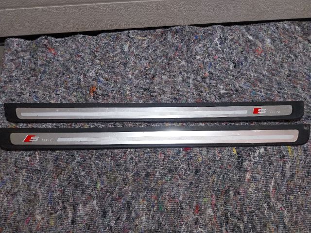 bontott AUDI A5 Küszöb Díszléc Szett