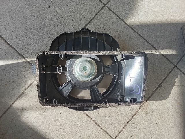 bontott AUDI A5 Mélynyomó Hangszóró