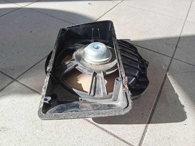 bontott AUDI A5 Mélynyomó Hangszóró