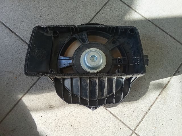 bontott AUDI A5 Mélynyomó Hangszóró