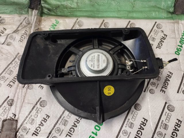 bontott AUDI A5 Mélynyomó Hangszóró