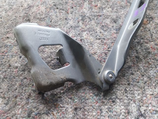 bontott AUDI A5 Motorháztető Jobb Zsanér