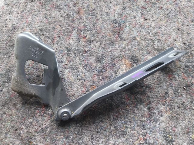 bontott AUDI A5 Motorháztető Jobb Zsanér