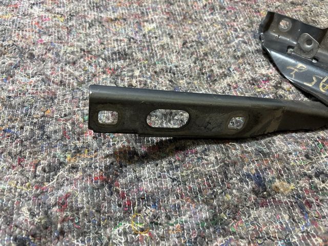 bontott AUDI A5 Motorháztető Jobb Zsanér