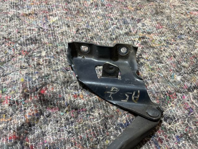 bontott AUDI A5 Motorháztető Jobb Zsanér