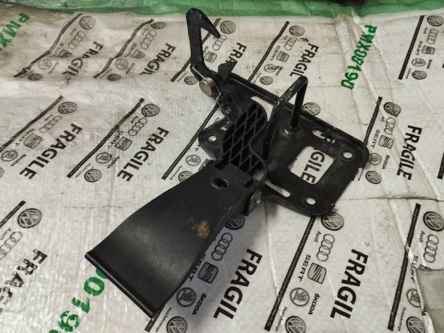 bontott AUDI A5 Motorháztető Nyitó Kar / Gomb