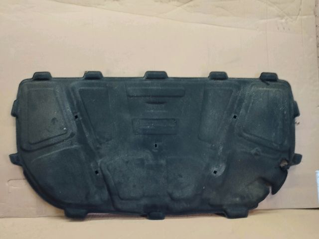 bontott AUDI A5 Motorháztető Szigetelés